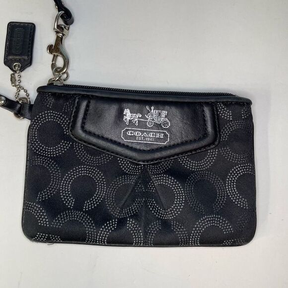 Coach Wristlet Black - Picture 13 of 16